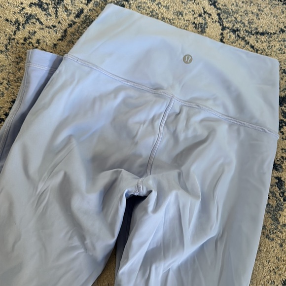 Lululemon periwinkle 7/8 leggings - Picture 4 of 5